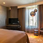 Hotel Theatre 4*