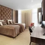 剧院酒店 4*