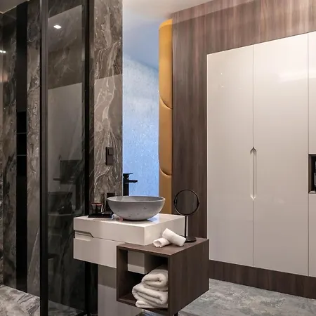 Hotel Theatre 4*