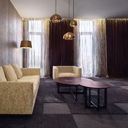 Theatre Otel