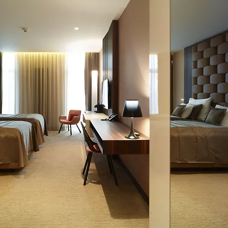 Theatre Otel
