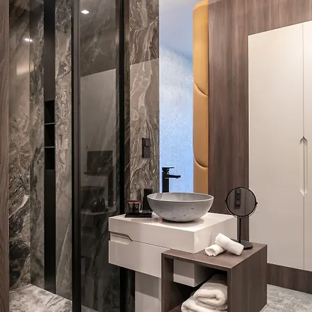 Otel Theatre 4*