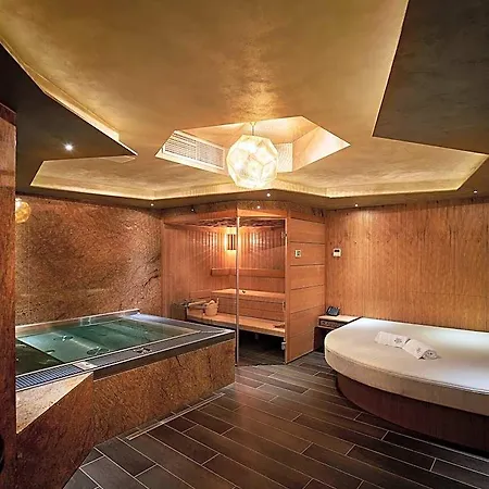 Hotel Theatre 4*