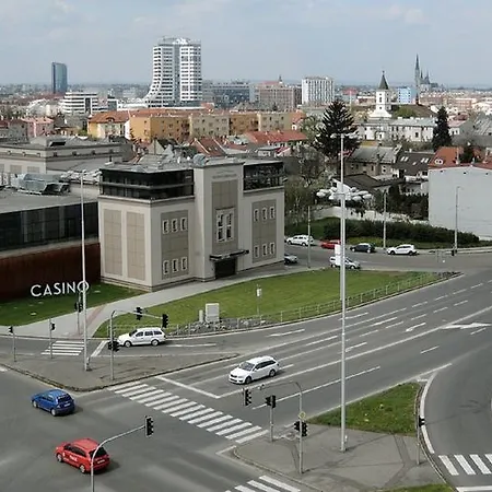 Theatre 4* Alamóc