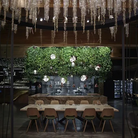 Hotel Theatre 4*