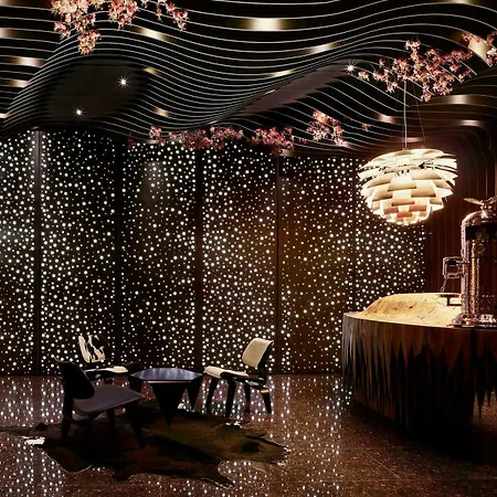 Theatre فندق 4*