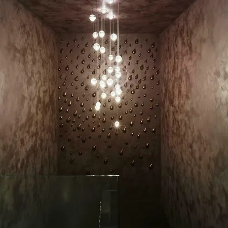 Theatre 4* أولوموك