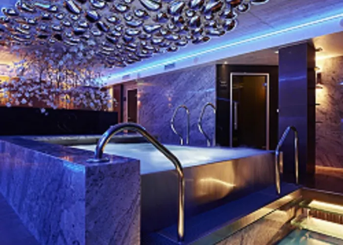 Theatre Otel 4*
