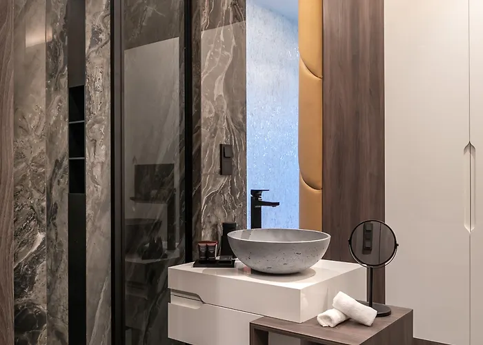 Otel Theatre 4*