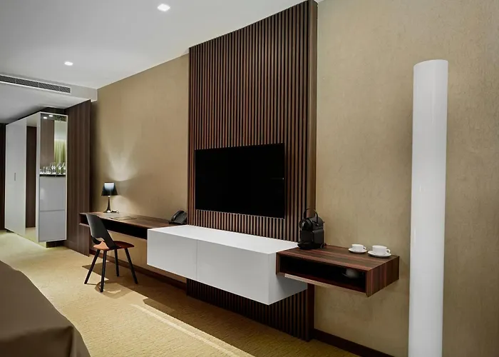 Otel Theatre 4*